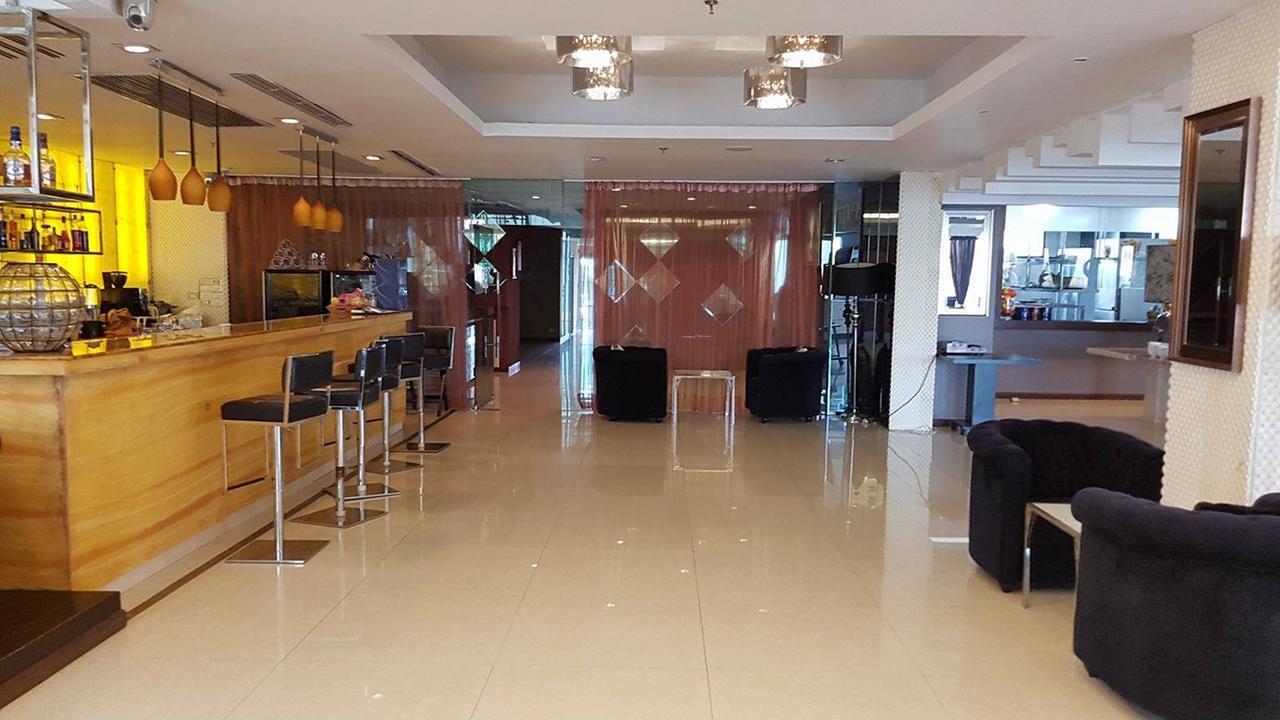 万象雷斯密斯广场酒店 外观 照片
