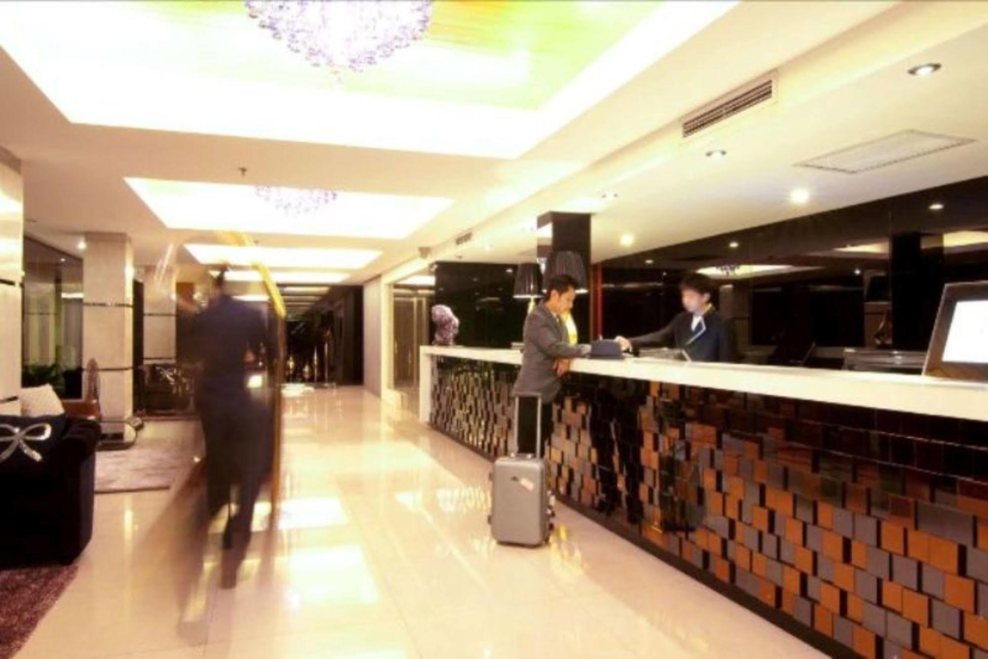 万象雷斯密斯广场酒店 外观 照片